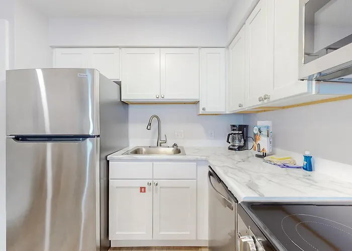 Cozy With Turquoise Pool Open Layout Smart Tvs Balcony & Ac *