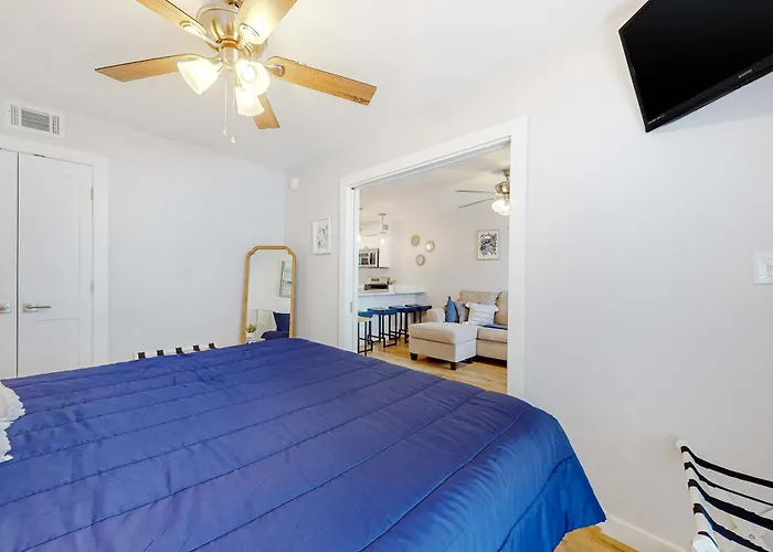 Holiday home Cozy With Turquoise Pool Open Layout Smart Tvs Balcony & Ac
