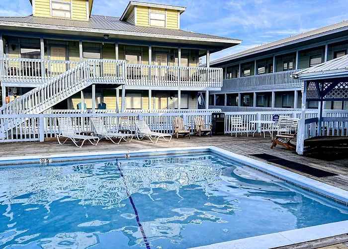 Cozy With Turquoise Pool Open Layout Smart Tvs Balcony & Ac Holiday home