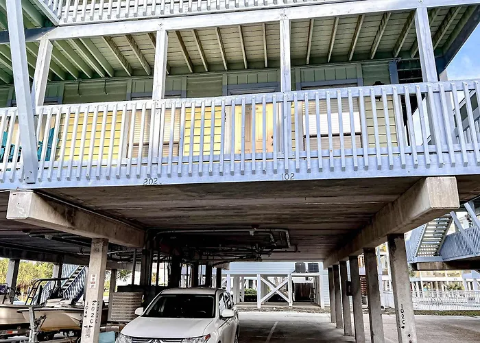 Cozy With Turquoise Pool Open Layout Smart Tvs Balcony & Ac * Gulf Shores