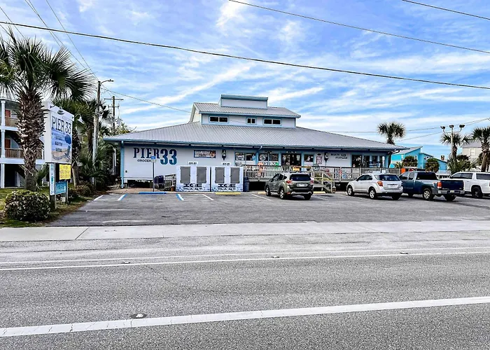 Cozy With Turquoise Pool Open Layout Smart Tvs Balcony & Ac